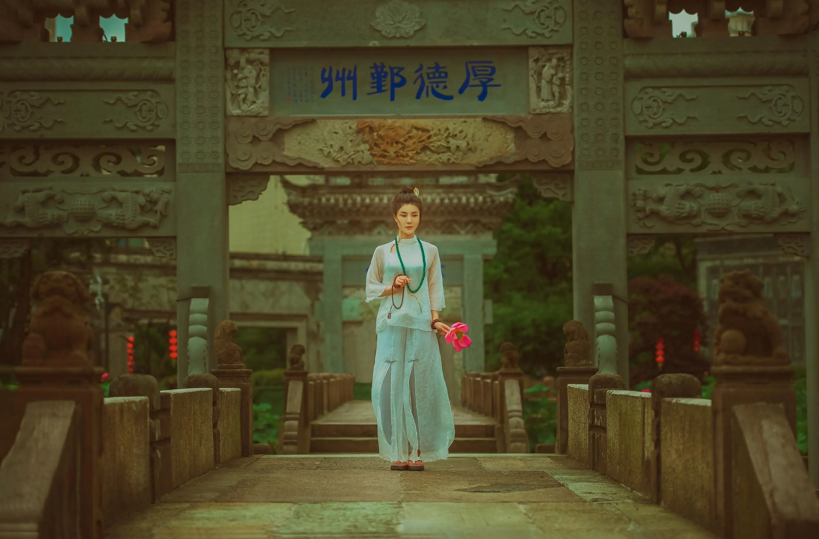 [YITUYU艺图语]2021.08.14 赏荷记 颗颗树 [36P]插图4